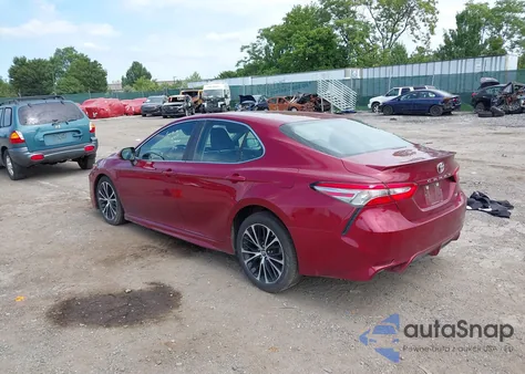 2018 Toyota Camry Se z USA, uszkodzony, nr VIN 4T1B11HKXJU556369
